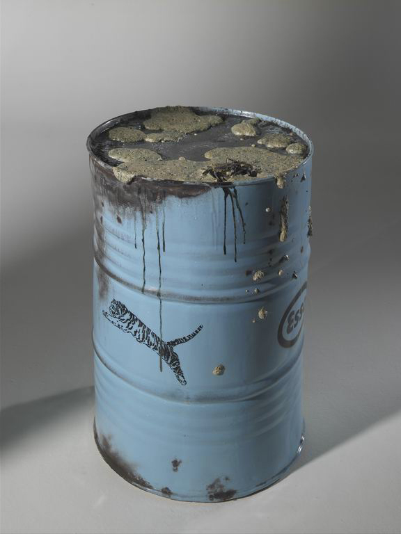 Bertozzi&Casoni, Barile con granchio, 2006, ceramica policroma, cm 83x54x54