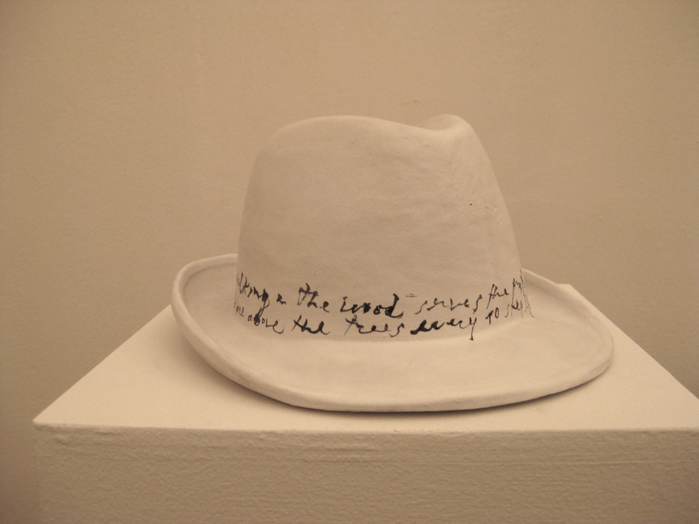 Cappello, 2015, ceramica, cm h 15x26