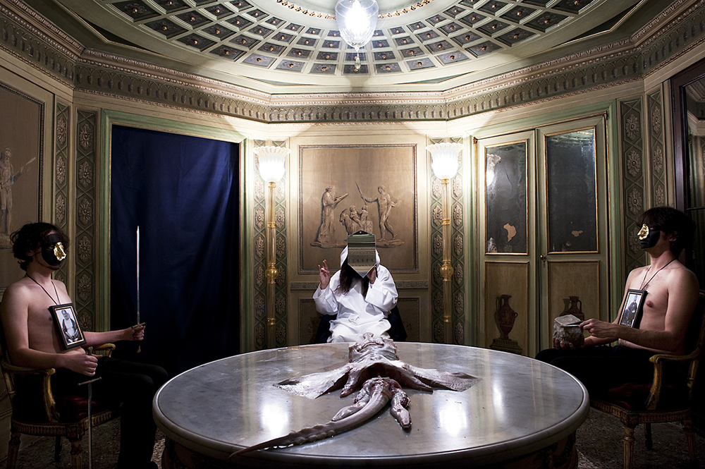 Jenny Haniver show, 2010, performance in assenza di spettatori. Fondazione Claudio Buziol, Venezia, cm 100x150
