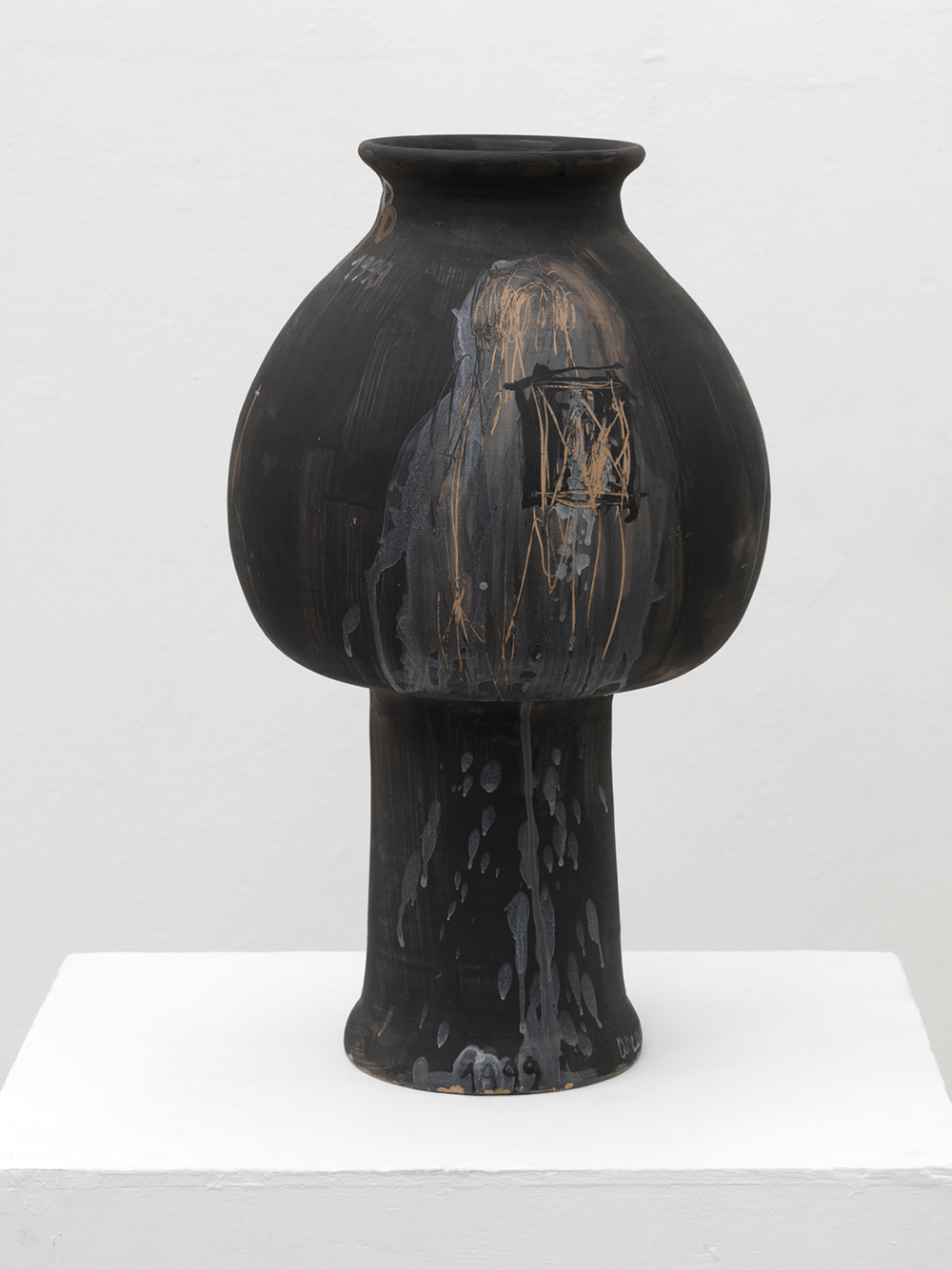 Arcangelo, Anfora, Vento, 1999, ceramica, cm h60x18