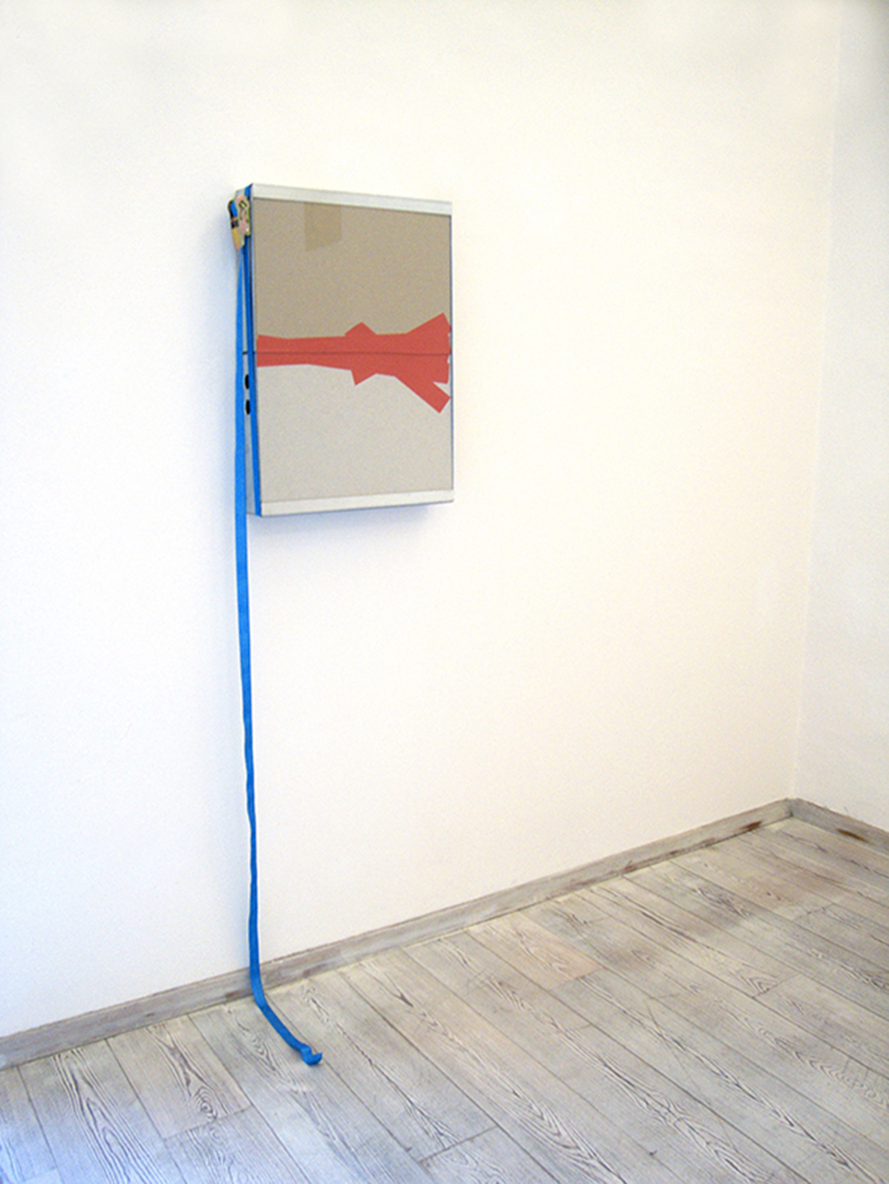 Giovanni Termini, Stringe una cinta, 2011, ferro zincato, cartongesso, nastro adesivo americano e vetro, cm 70x50x10