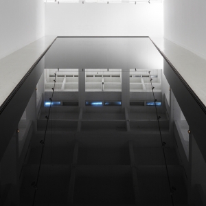 Per Barclay, CAC Malaga, 2012, stampa lambda (oil room), cm 100x100